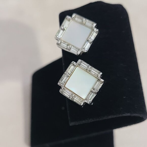 Striking Art Deco Inspired Screw Back Earrings - Picture 6 of 7